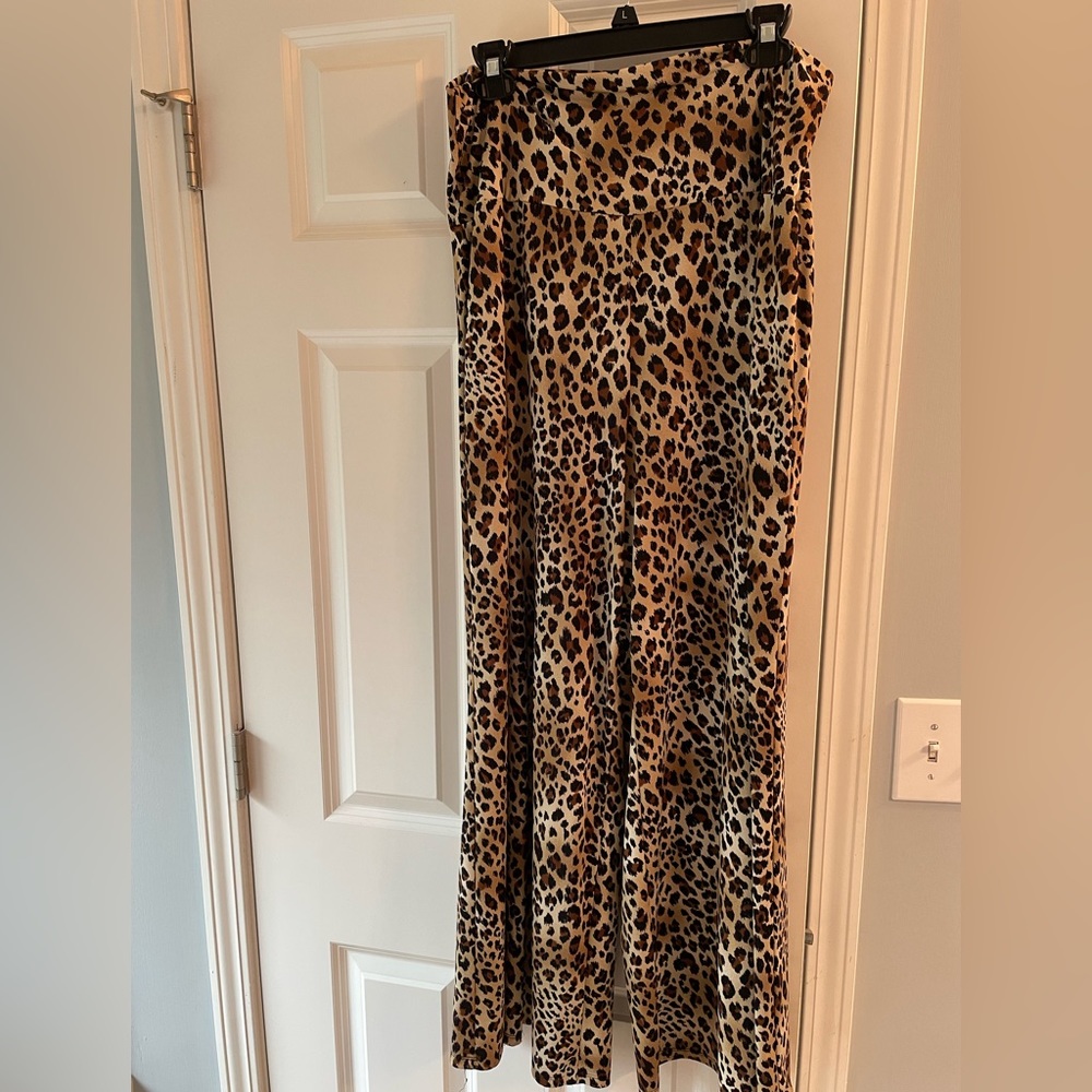 New Directions palazzo pants. Leopard print. Very comfortable and stylish.
